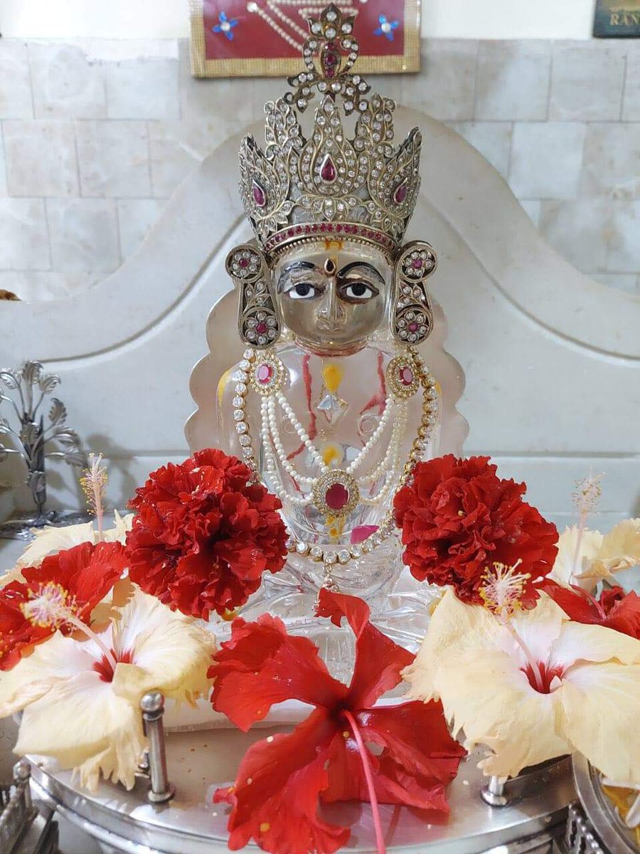 Sacred murti of Kunthunath Bhagwan, the Sixth Chakravartin